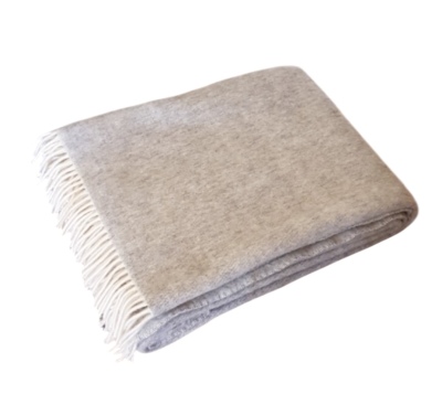 Koc z wełny jagnięcej gładki jednobarwny jasno szary 150x200cm 600g